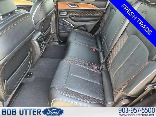 Used 2024 Jeep Grand Cherokee Summit AWD/4WD image 31