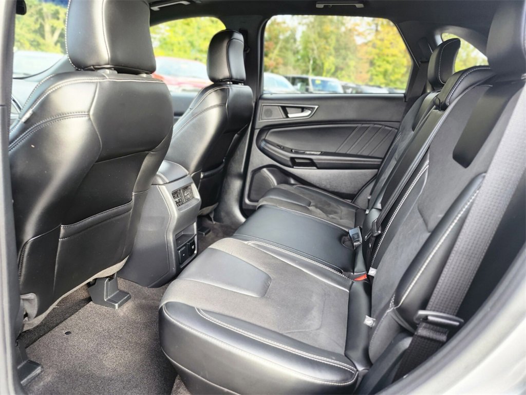 Certified 2020 Ford Edge ST w/ Cold Weather Package image 16