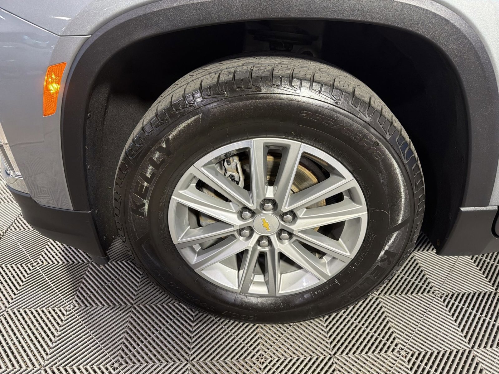 Used 2023 Chevrolet Traverse LT image 17