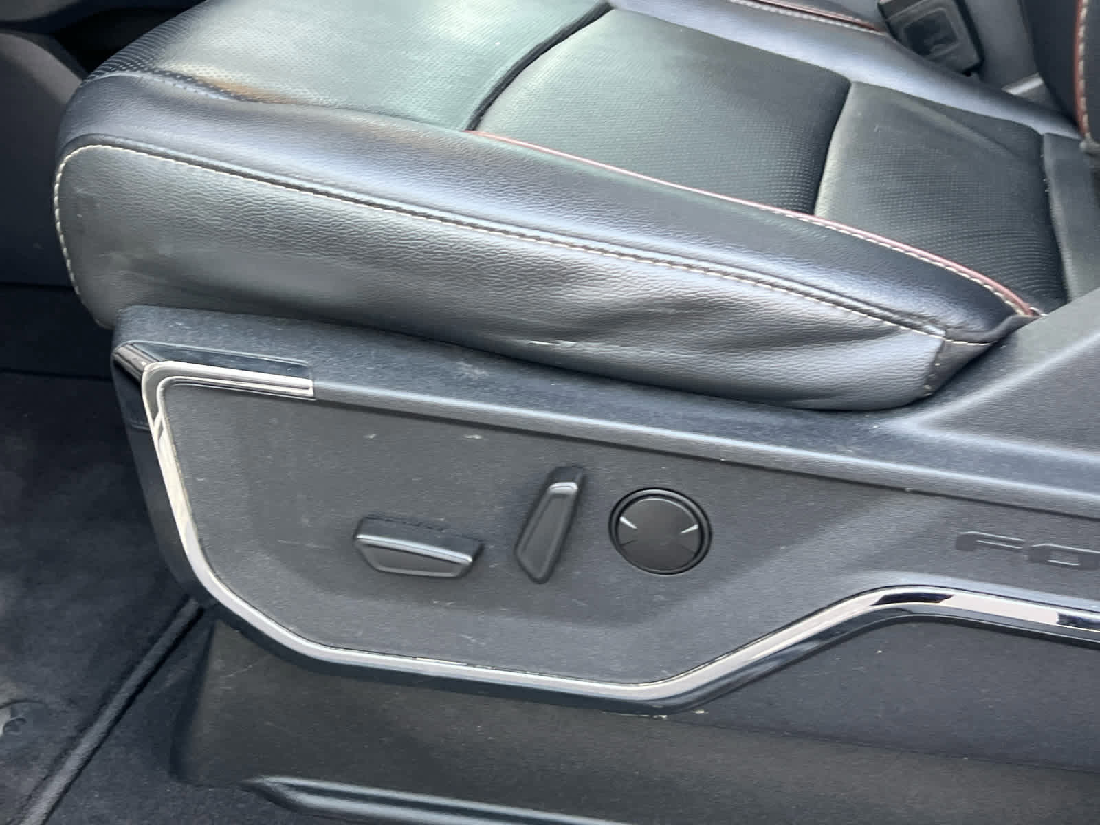 Certified 2024 Ford F350 Lariat image 27