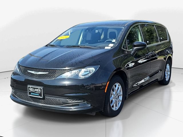 Used 2024 Chrysler Voyager LX FWD image 9