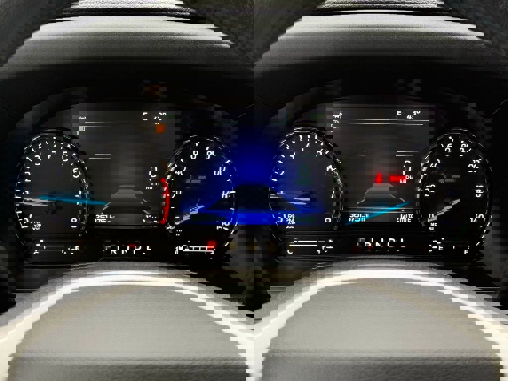 Certified 2022 Ford Explorer XLT w/ Equipment Group 202A image 17