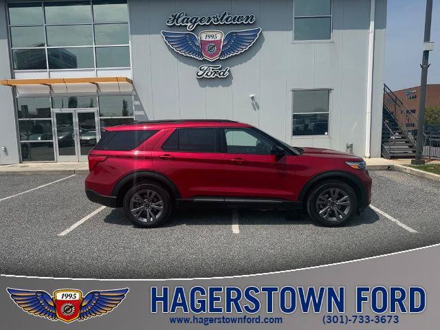 Certified 2022 Ford Explorer XLT w/ Equipment Group 202A AWD/4WD image 1