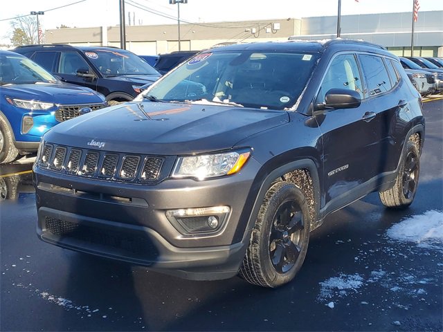 Used 2018 Jeep Compass Latitude image 2