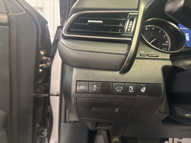 Used 2023 Toyota Camry SE image 19