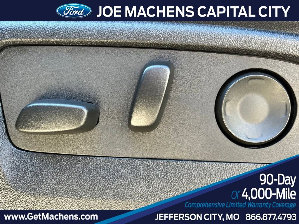 Used 2024 GMC Yukon SLT w/ SLT Luxury Package image 21