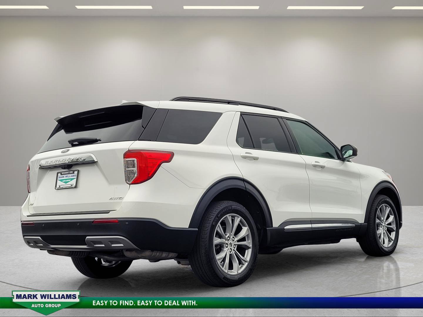 Certified 2022 Ford Explorer XLT w/ Equipment Group 202A AWD/4WD image 4