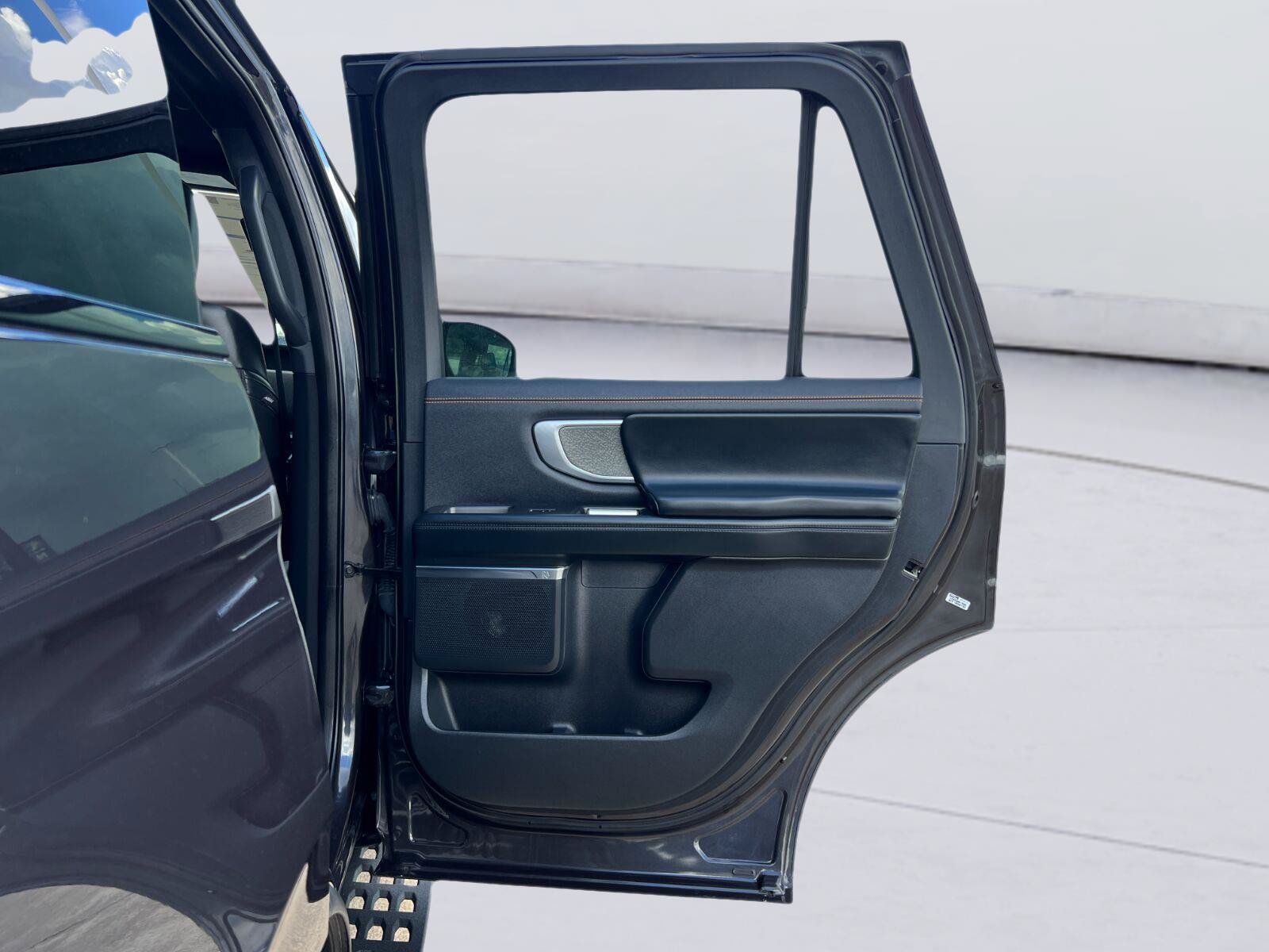 Certified 2025 Ford Expedition Tremor AWD/4WD image 32