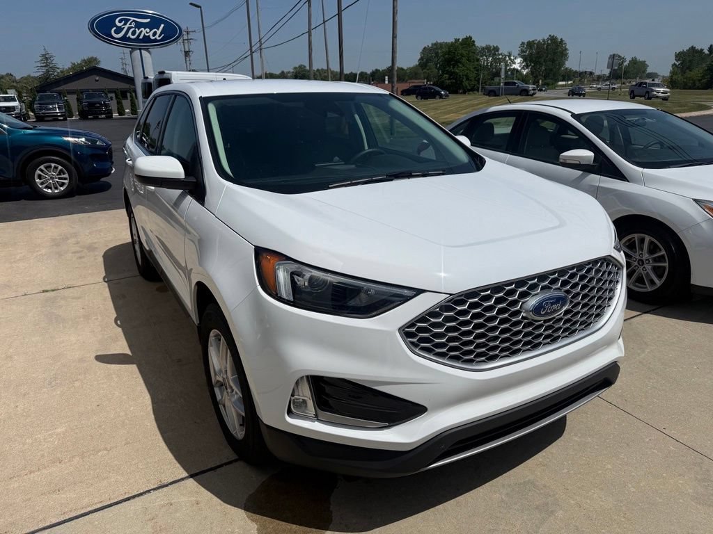 Certified 2024 Ford Edge SEL w/ Convenience Package AWD/4WD image 3
