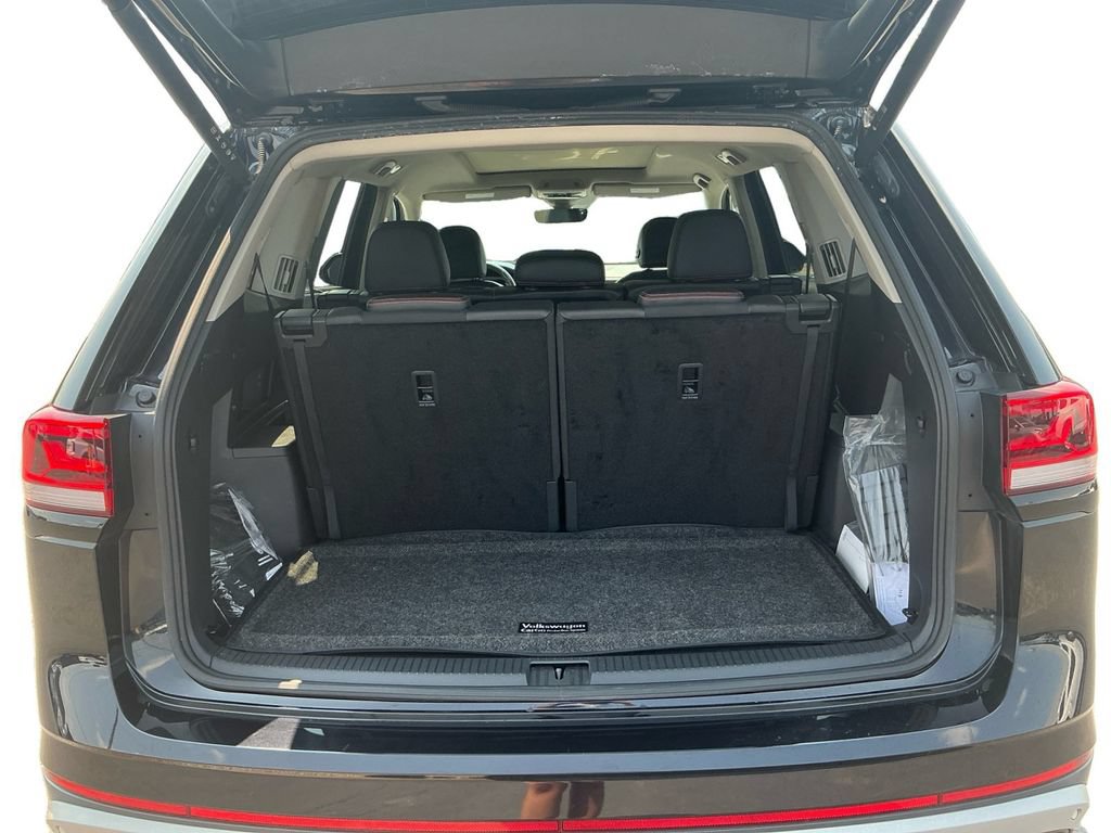 Used 2024 Volkswagen Atlas Peak Edition SE AWD/4WD image 24