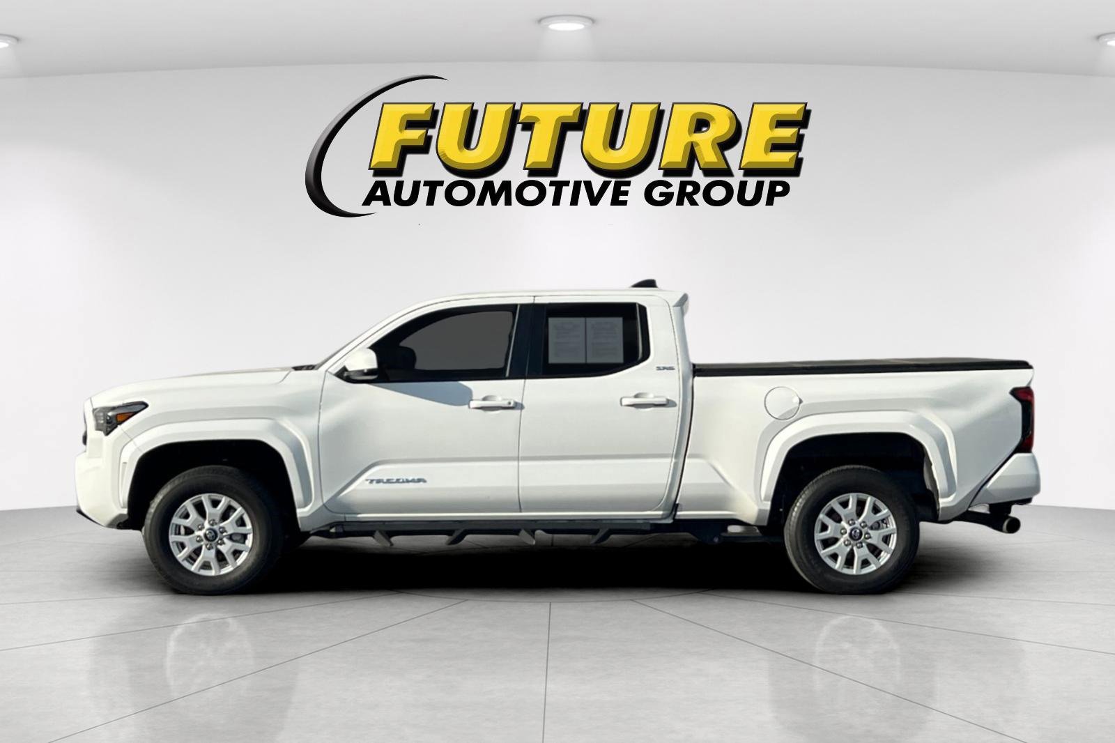 Used 2025 Toyota Tacoma TRD Sport image 2