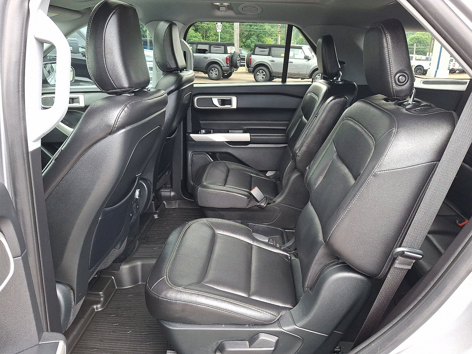 Certified 2020 Ford Explorer XLT w/ Equipment Group 202A AWD/4WD image 10