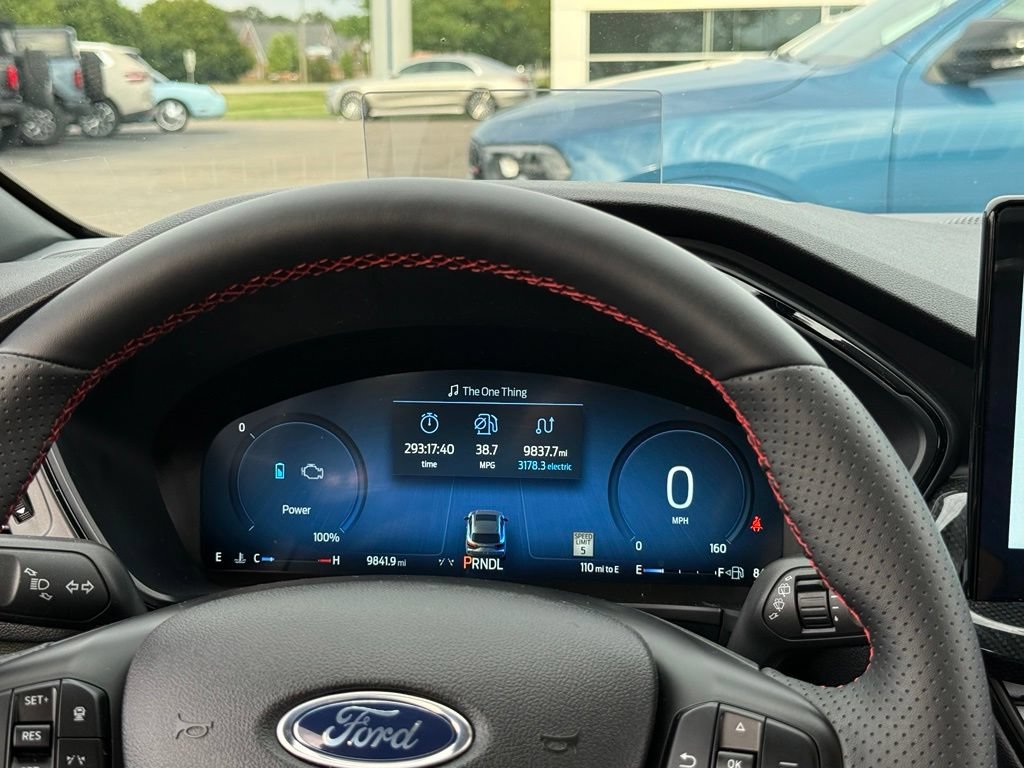 Certified 2025 Ford Escape ST-Line Elite w/ Premium Technology Package AWD/4WD image 8