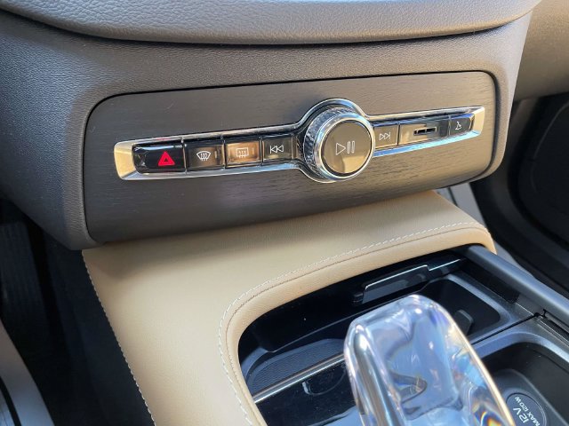 Used 2023 Volvo XC90 B6 Ultimate w/ Lounge Package AWD/4WD image 32