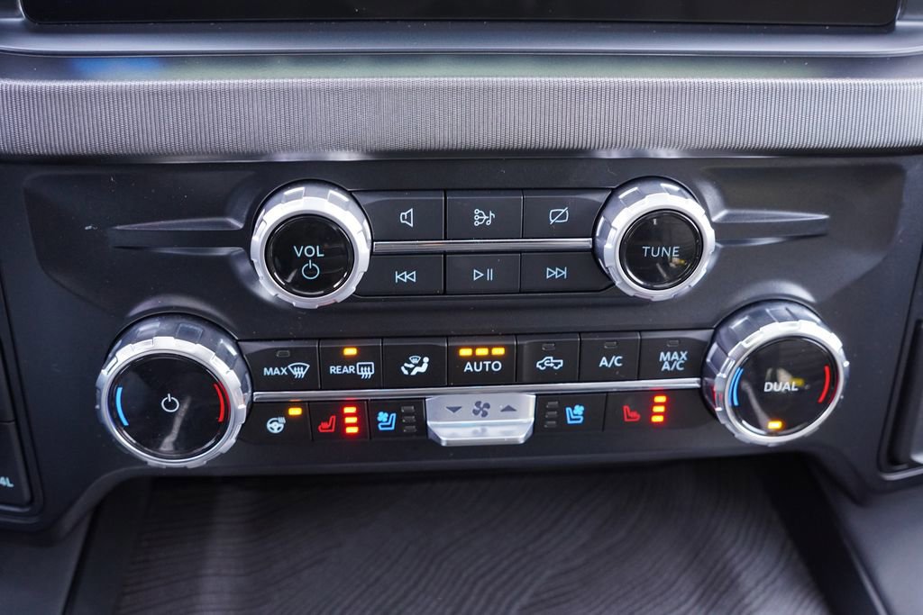 Certified 2024 Ford F350 Platinum w/ Tremor Off-Road Package image 28