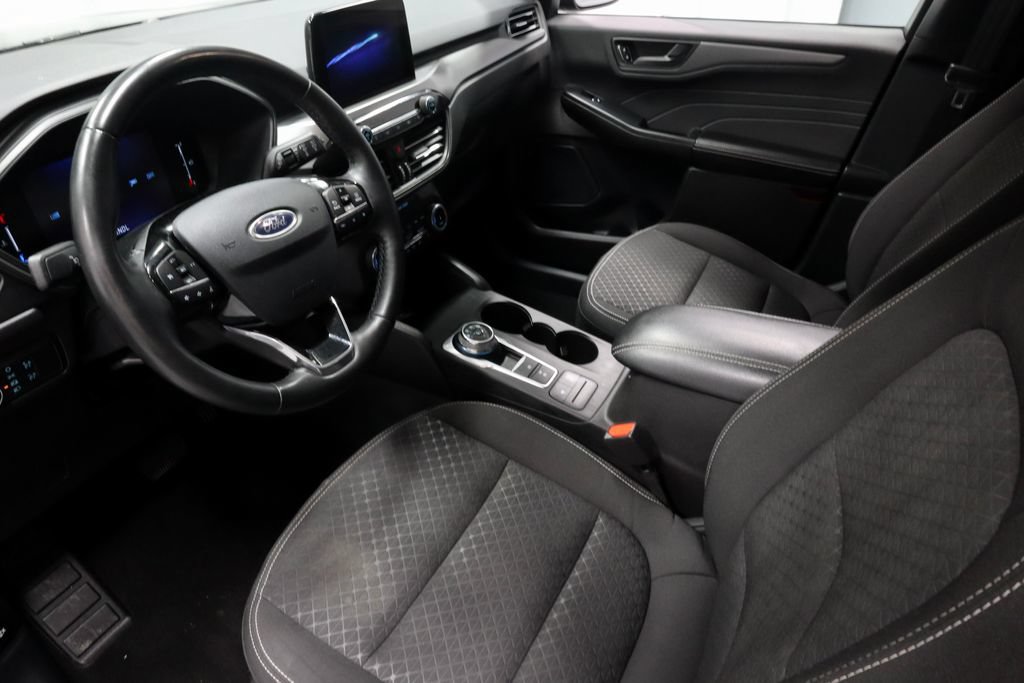 Certified 2024 Ford Escape Active w/ Cold Weather Package FWD image 23