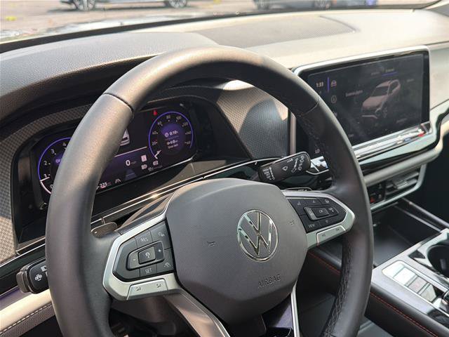 Used 2024 Volkswagen Atlas Peak Edition SEL AWD/4WD image 22