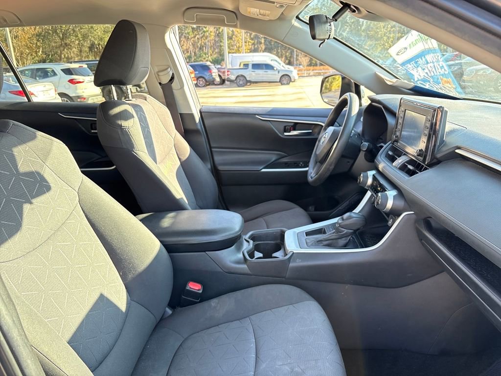 Used 2021 Toyota RAV4 XLE image 27