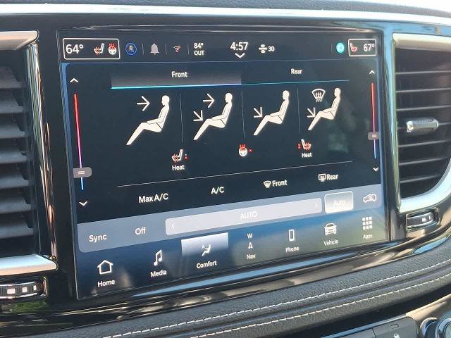 Used 2024 Chrysler Pacifica Limited FWD image 25
