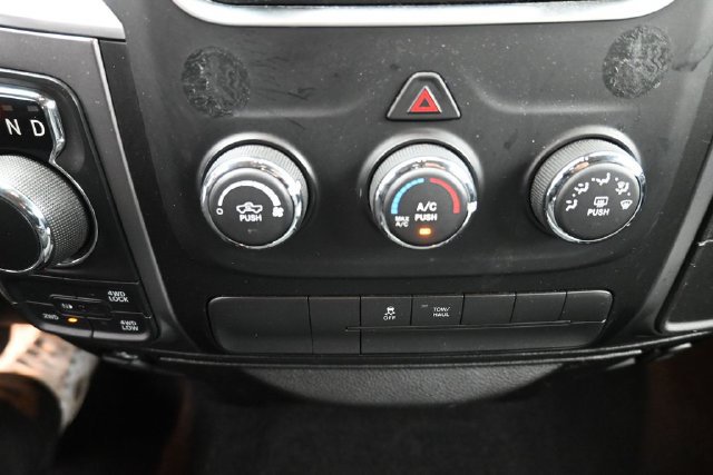 Used 2021 RAM 1500 Classic SLT AWD/4WD image 12