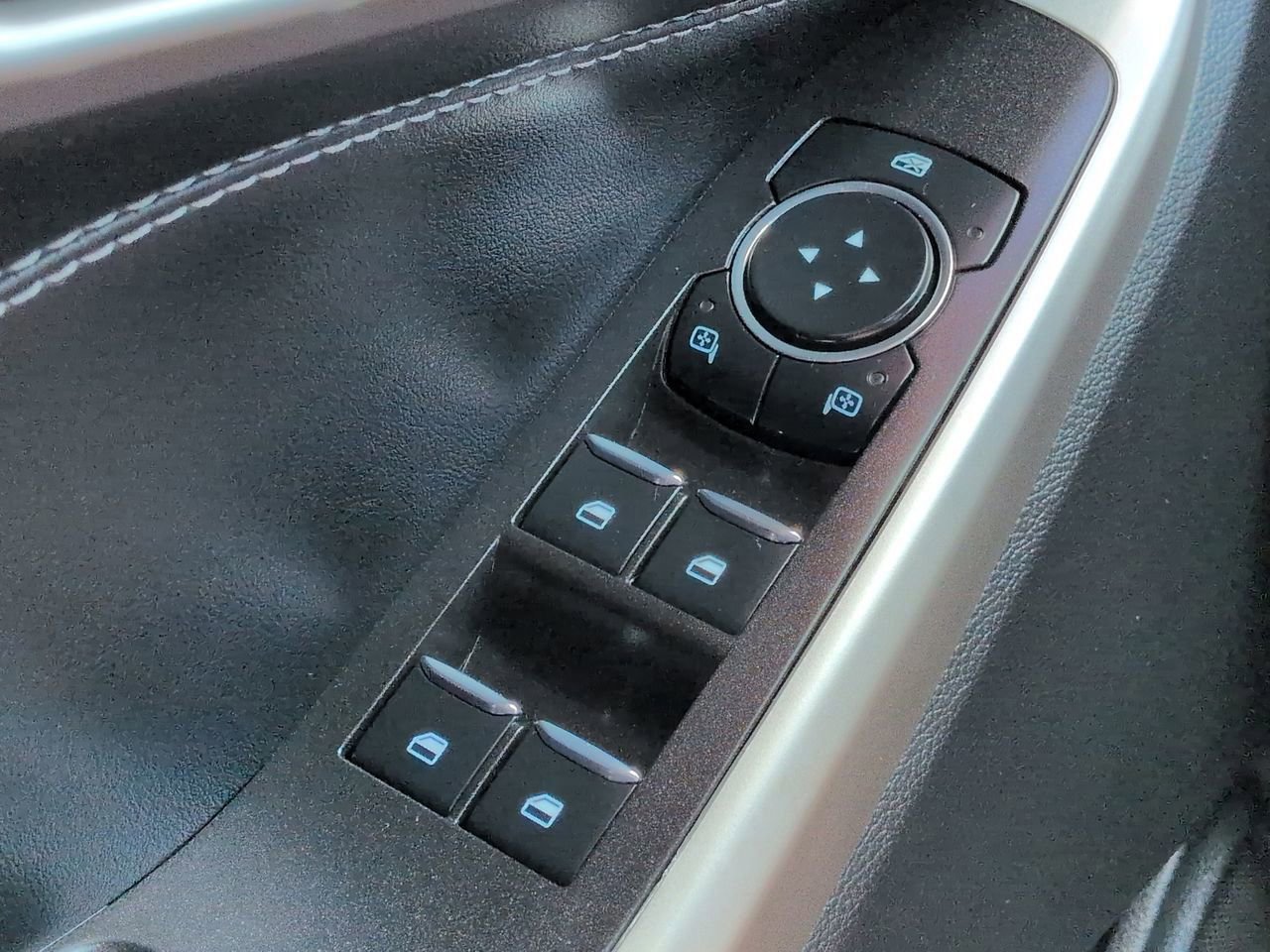 Certified 2023 Ford Explorer XLT w/ Equipment Group 202A image 23