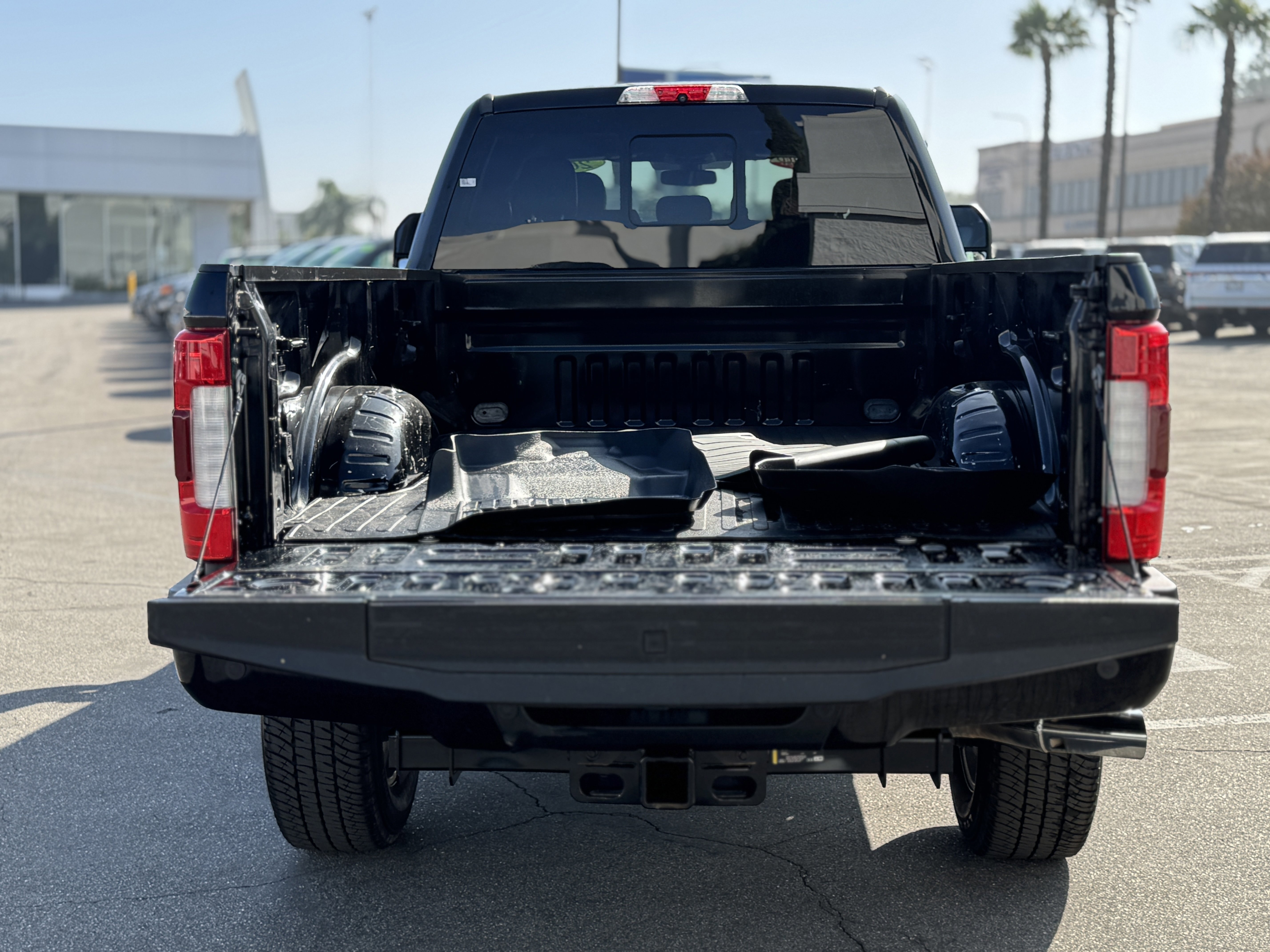 Certified 2018 Ford F350 Platinum w/ Platinum Ultimate Package image 12