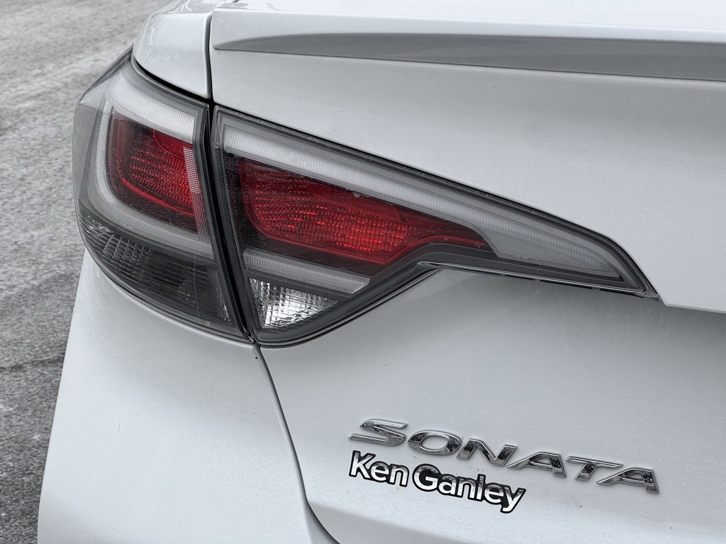 Used 2017 Hyundai Sonata SE image 12
