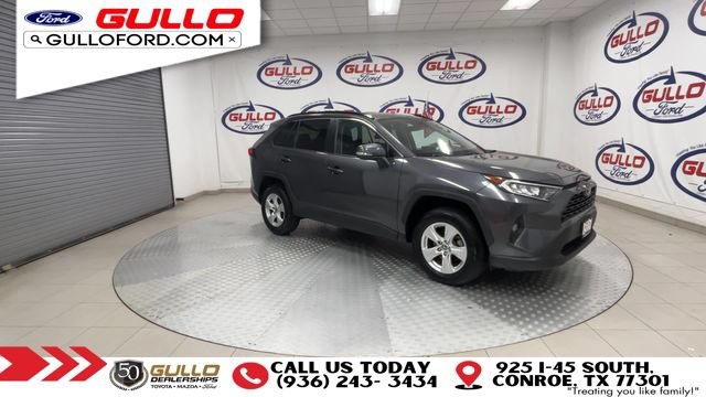 Used 2021 Toyota RAV4 XLE FWD image 2