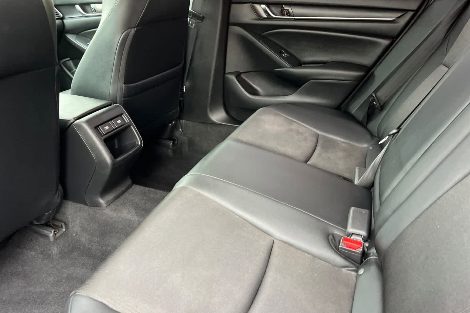 Used 2021 Honda Accord Sport image 10