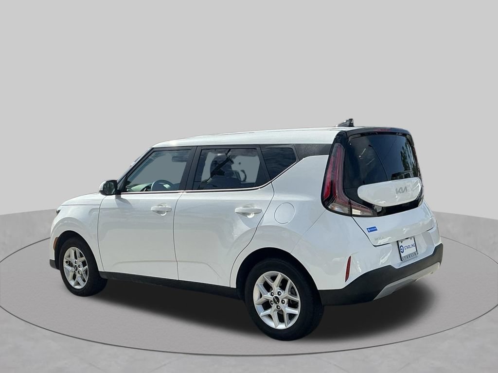 Used 2025 Kia Soul LX w/ LX Technology Package FWD image 5