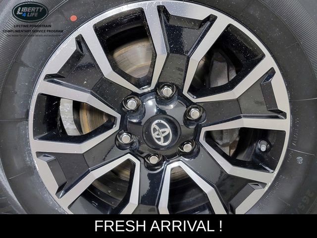 Used 2021 Toyota Tacoma TRD Sport w/ TRD Premium Sport Package AWD/4WD image 10