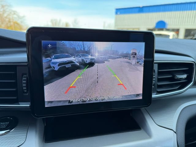 Certified 2022 Ford Explorer XLT w/ Equipment Group 202A image 9