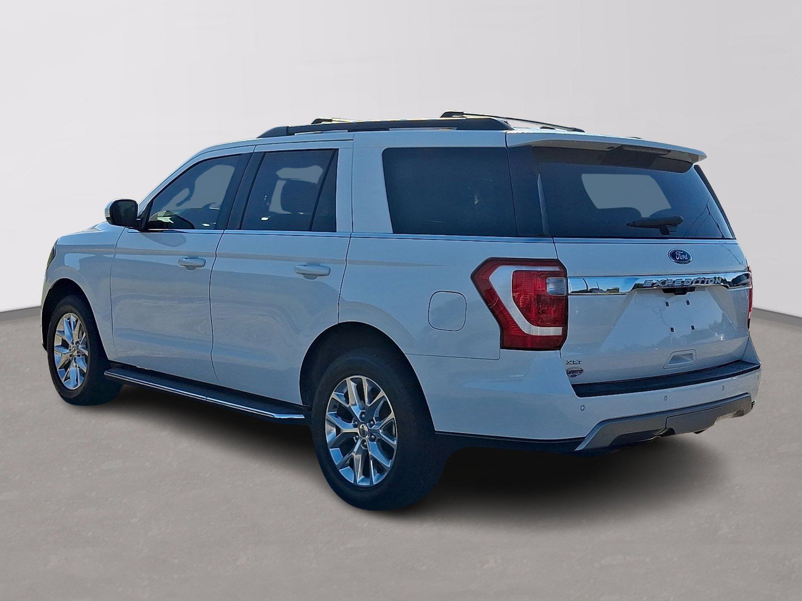 Certified 2021 Ford Expedition XLT RWD image 4