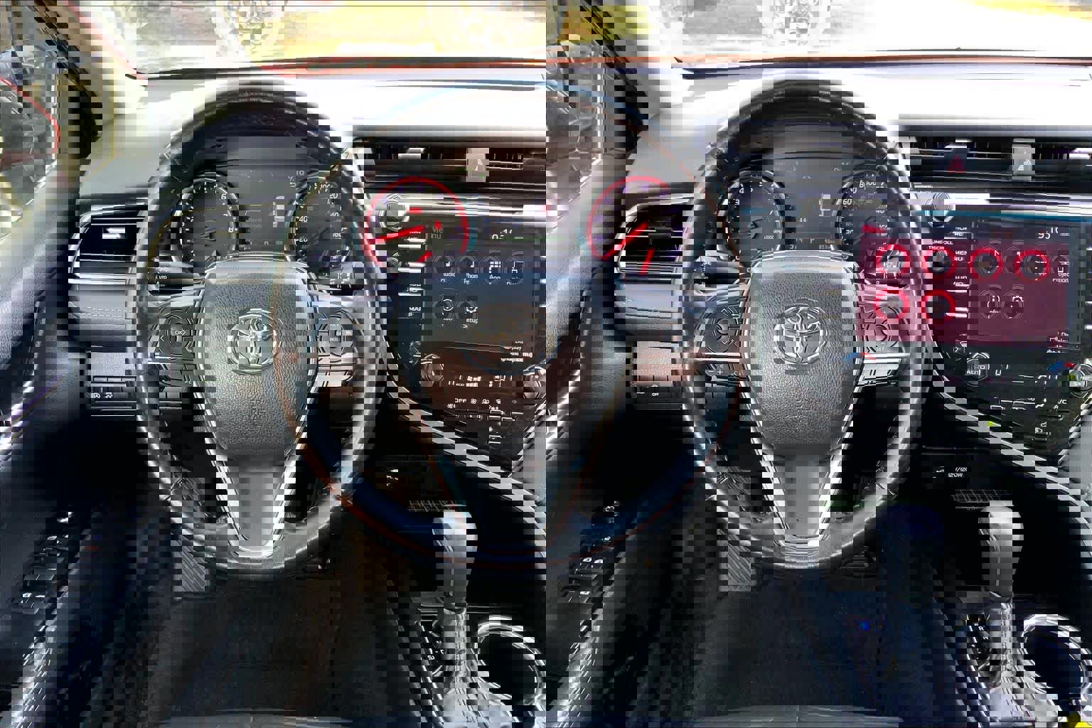 Used 2019 Toyota Camry XSE image 8