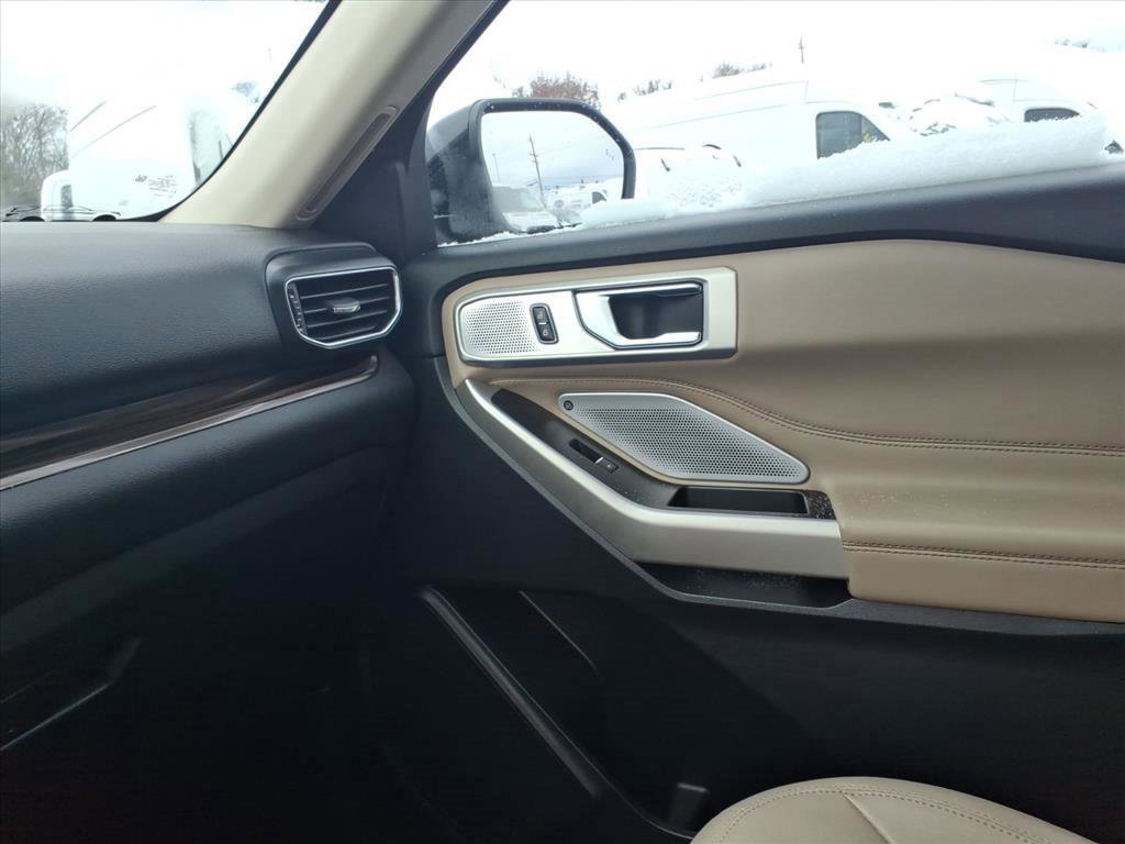 Certified 2023 Ford Explorer Limited w/ Hybrid Equipment Group 310A image 19