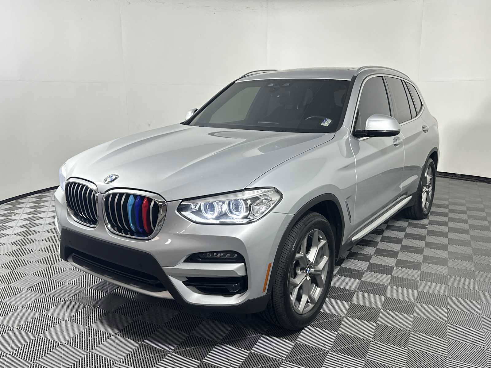 Used 2021 BMW X3 sDrive30i w/ Convenience Package RWD image 3