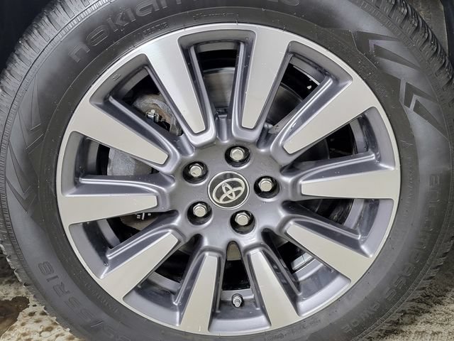 Used 2020 Toyota Sienna XLE w/ XLE Navigation Package AWD/4WD image 10