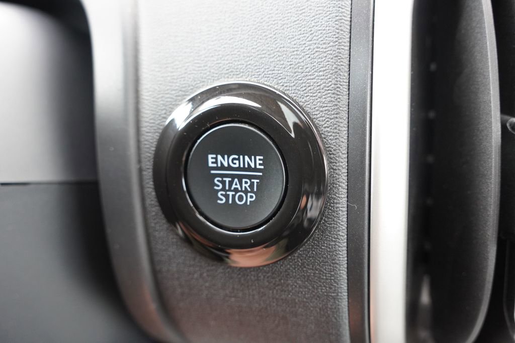 Certified 2025 Ford Expedition Active AWD/4WD image 37