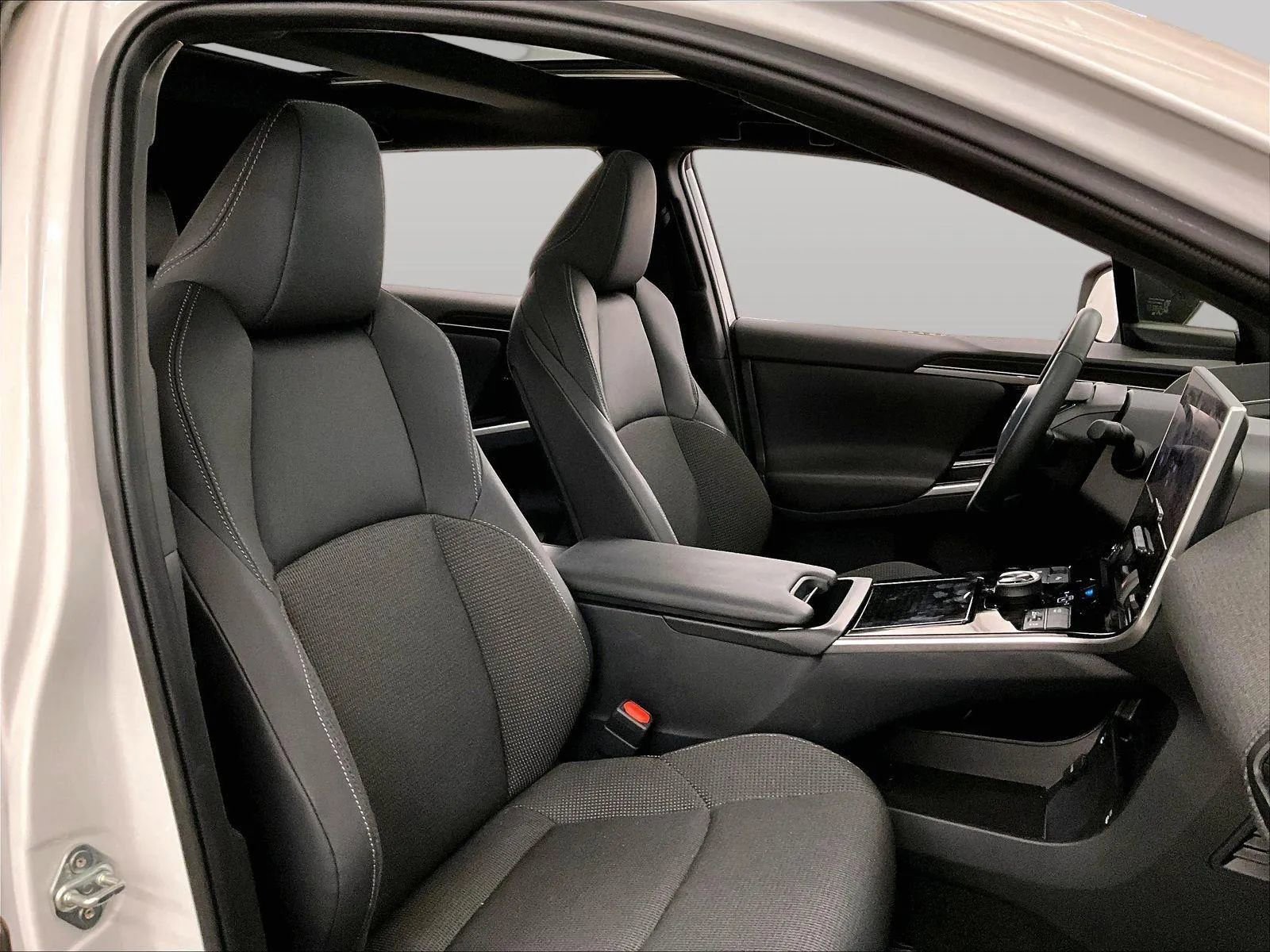 Used 2024 Toyota bZ4X AWD w/ Weather Package image 7