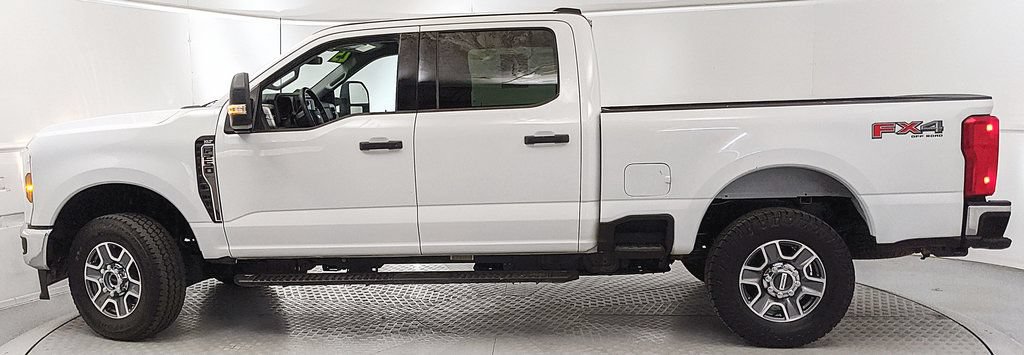 Certified 2025 Ford F250 XLT w/ FX4 Off-Road Package AWD/4WD image 5