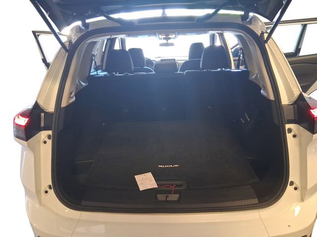 Used 2024 Nissan Rogue S FWD image 19
