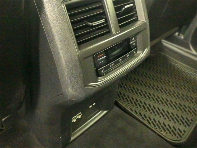 Used 2021 Volkswagen Atlas SEL Premium image 12