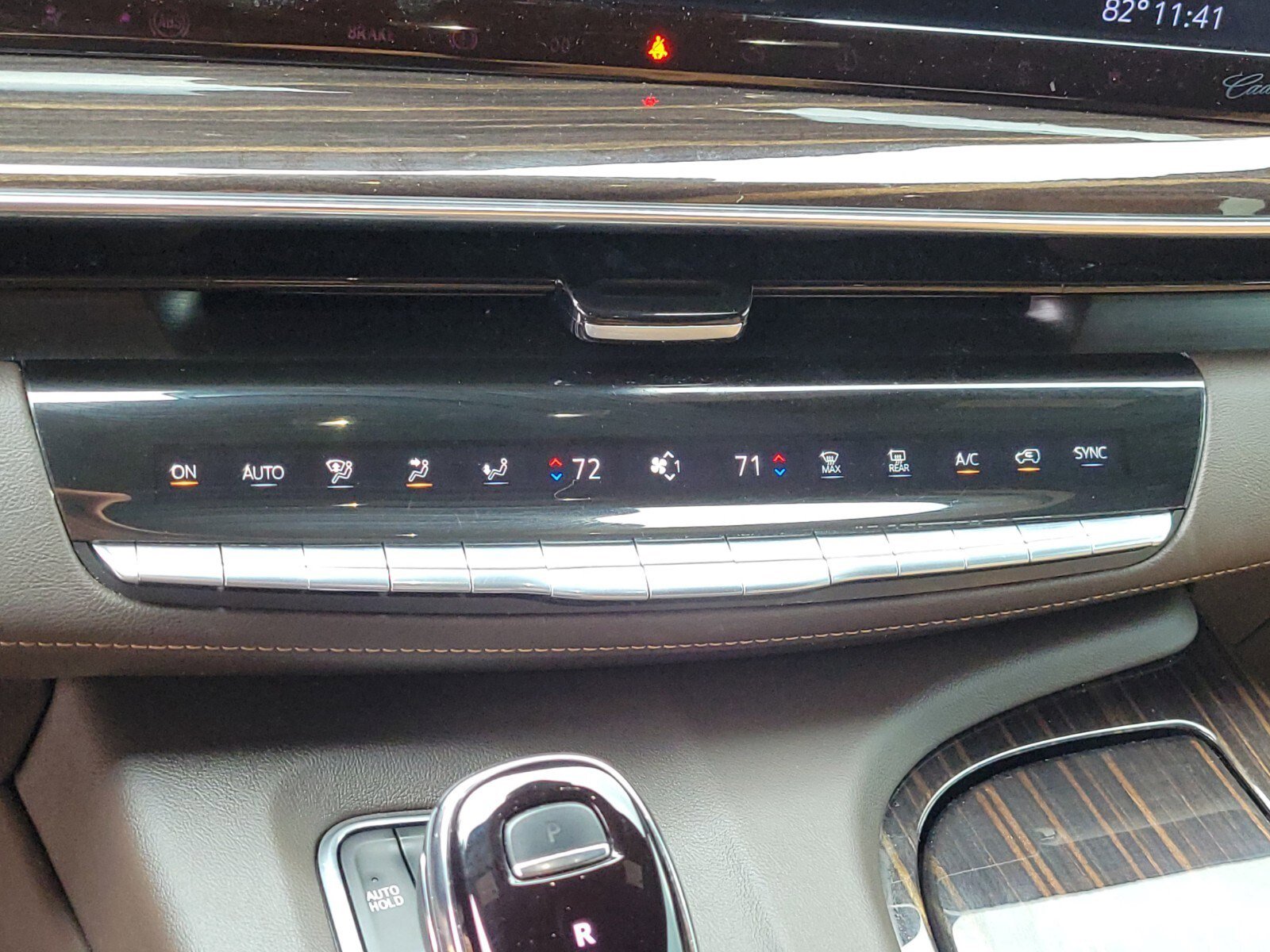 Used 2022 Cadillac Escalade Premium Luxury image 23