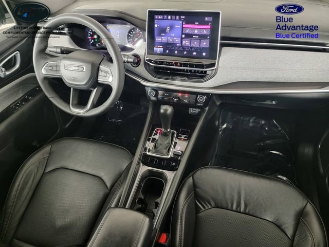 Used 2023 Jeep Compass Latitude image 32