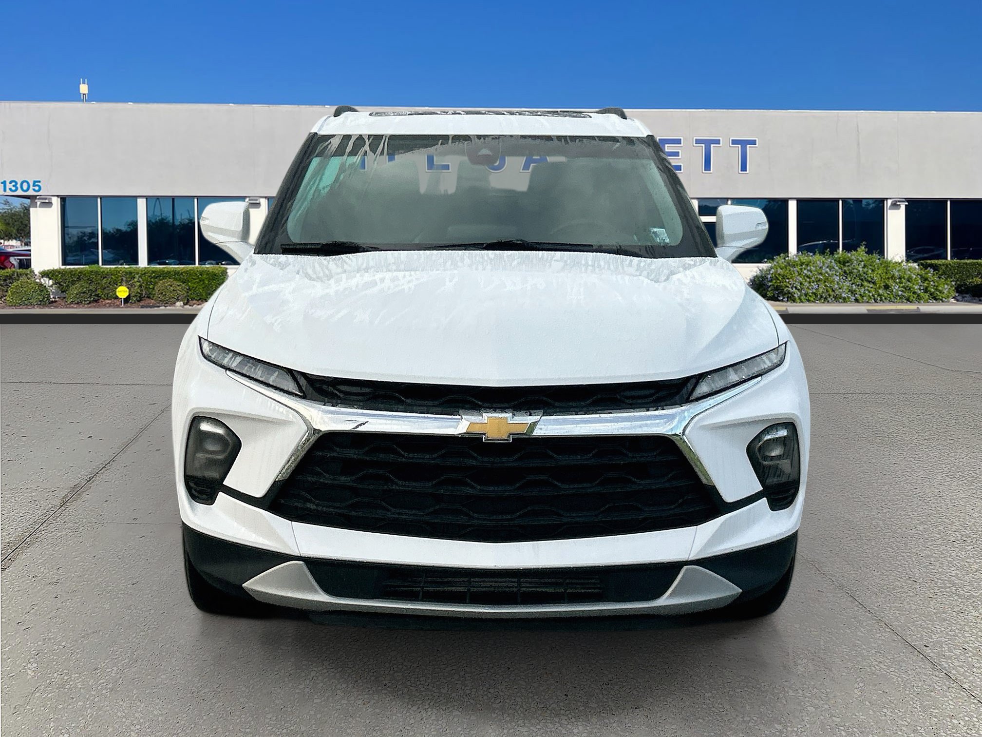 Used 2023 Chevrolet Blazer LT FWD image 2