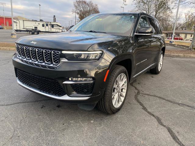 Used 2024 Jeep Grand Cherokee Summit image 3