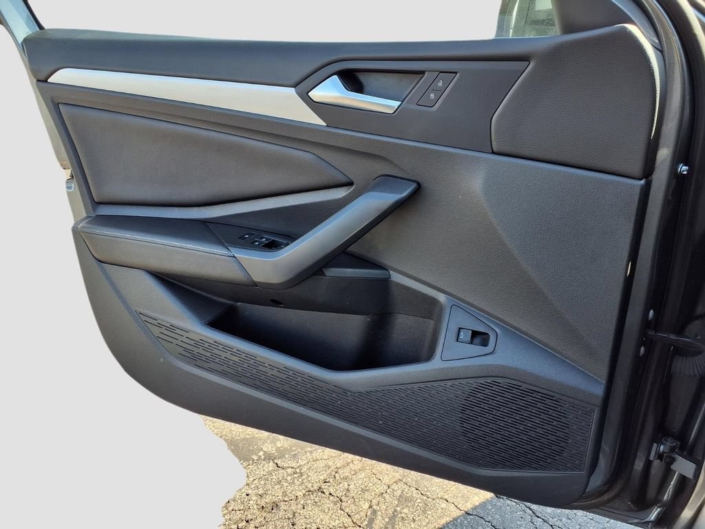 Used 2025 Volkswagen Jetta Sport FWD image 25