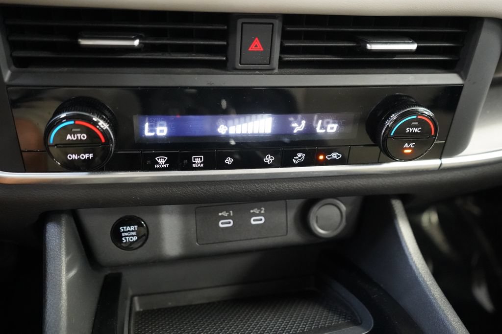 Used 2025 Nissan Rogue SV FWD image 35
