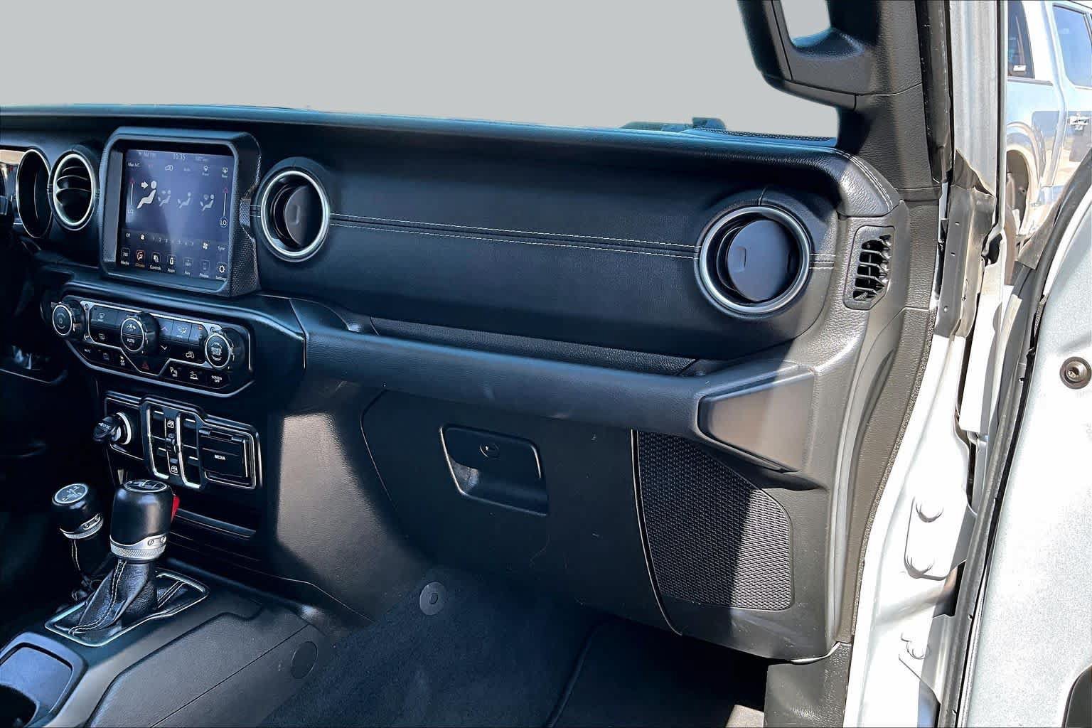 Used 2023 Jeep Wrangler Unlimited Sahara w/ Safety Group AWD/4WD image 17