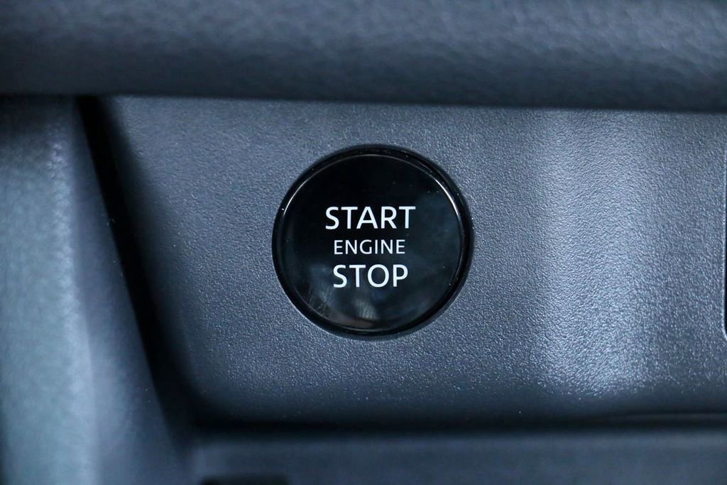 Used 2026 Nissan Rogue SV FWD image 13